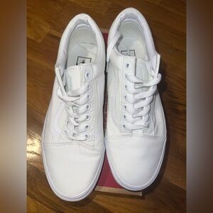 Vans Old Skool True White Womens 9.5 Men 8 Worn 2 times small scuff on side